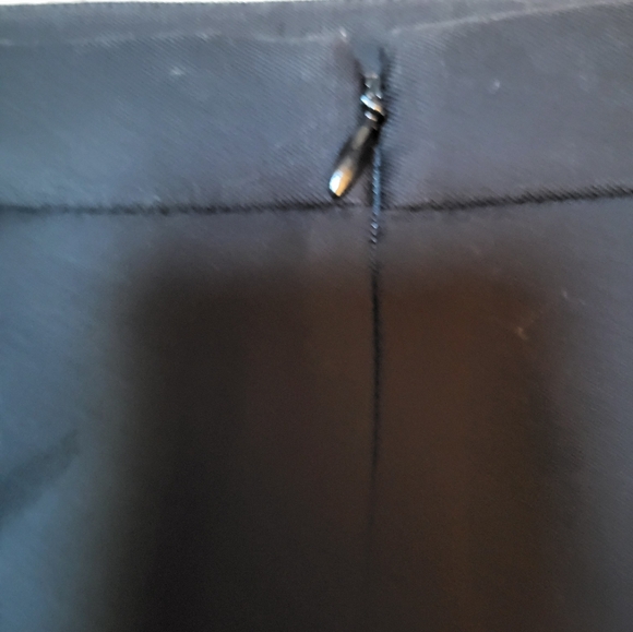 Banana Republic Women's Black Asymmetrical Skirt - Size 00P - Picture 5 of 6